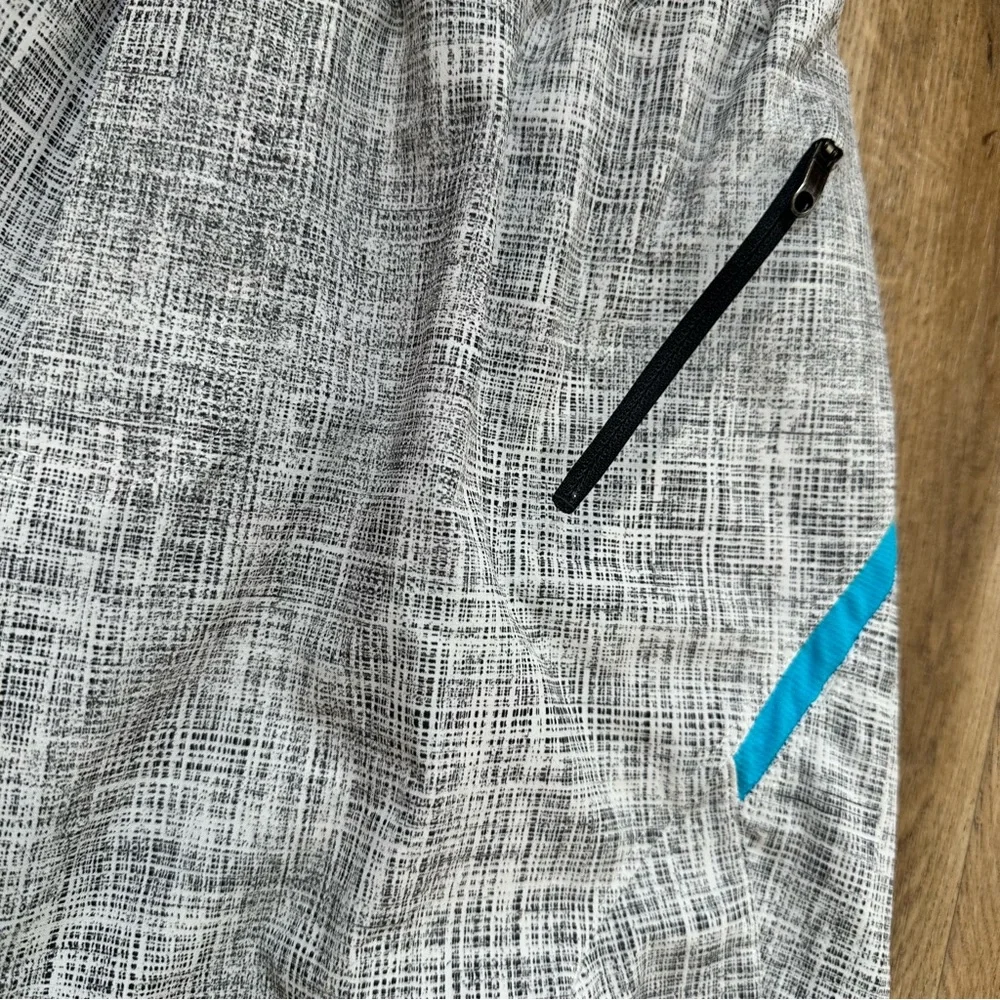 Lululemon Men's Gray Shorts Size Small
